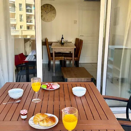 216 Cannes